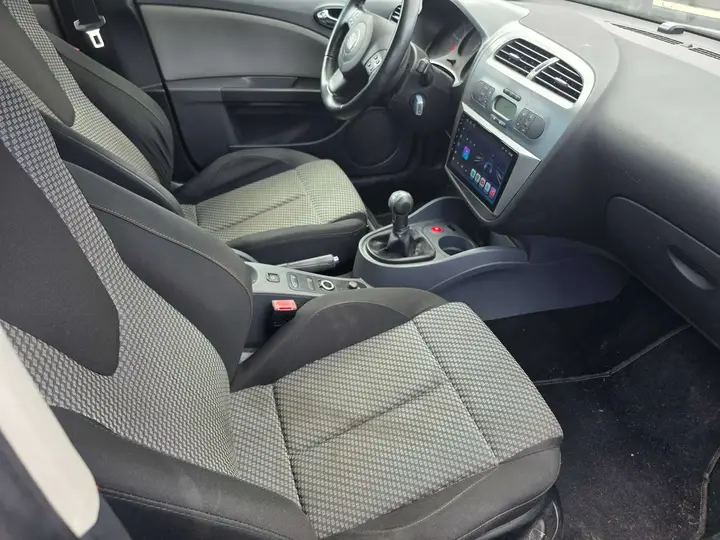 Seat Leon 2008 photo 4