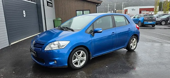 Toyota Auris 2010 photo 3