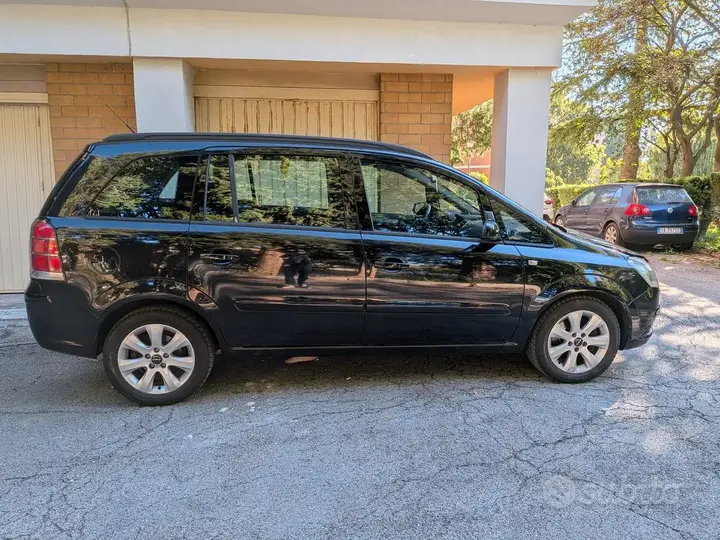 Opel Zafira 2006 photo 2