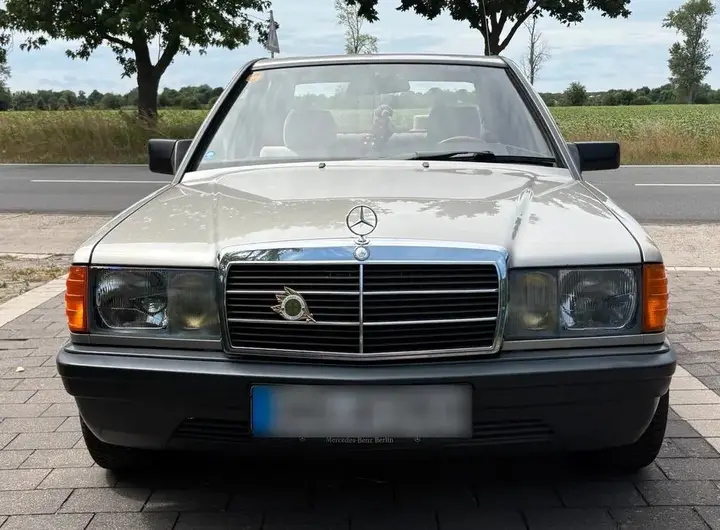 Mercedes-Benz 190