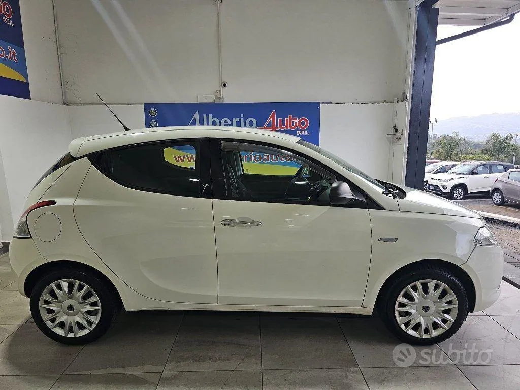 Lancia Ypsilon 2014 photo 5