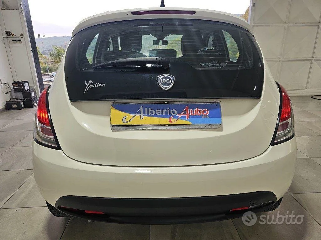 Lancia Ypsilon 2014 photo 4