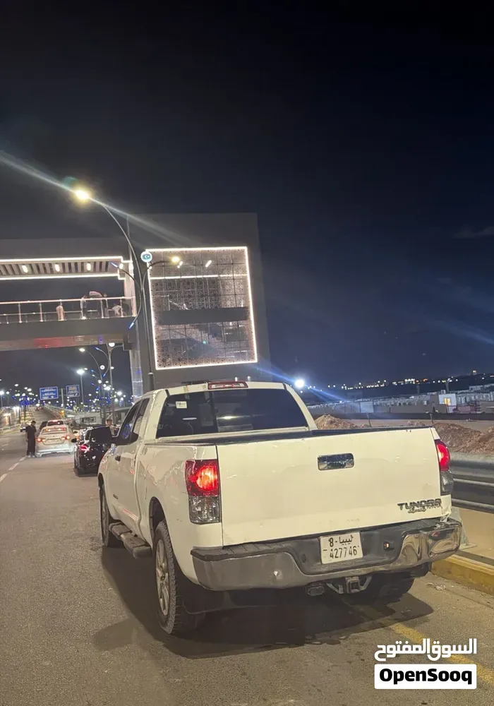 Toyota Tundra 2010 photo 3