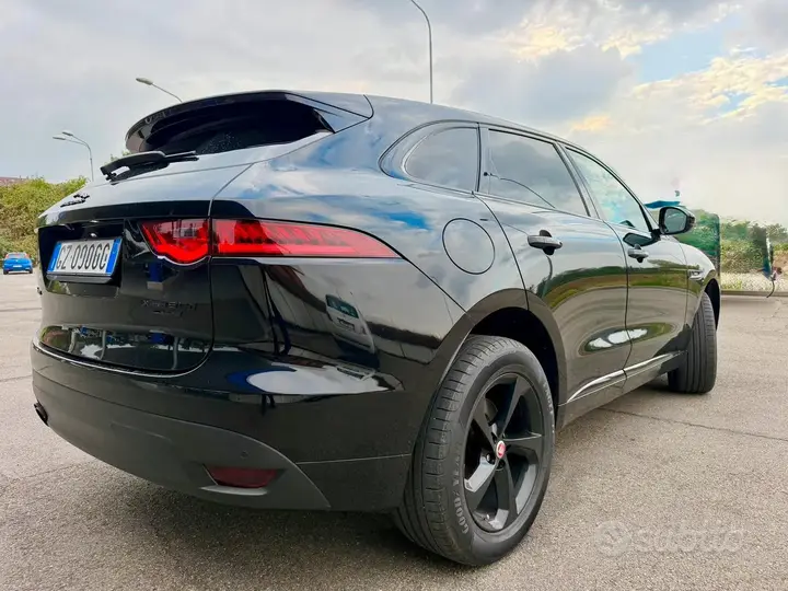 Jaguar F-Pace 2017 photo 3