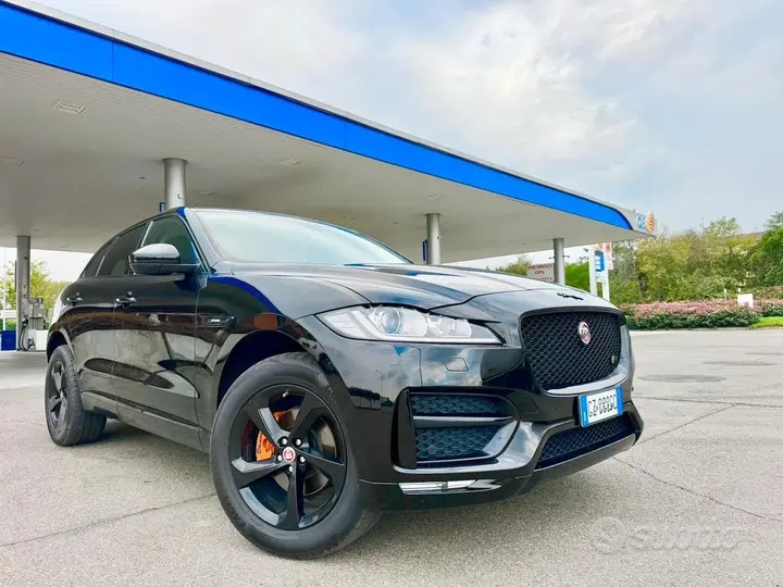 Jaguar F-Pace 2017 photo 2