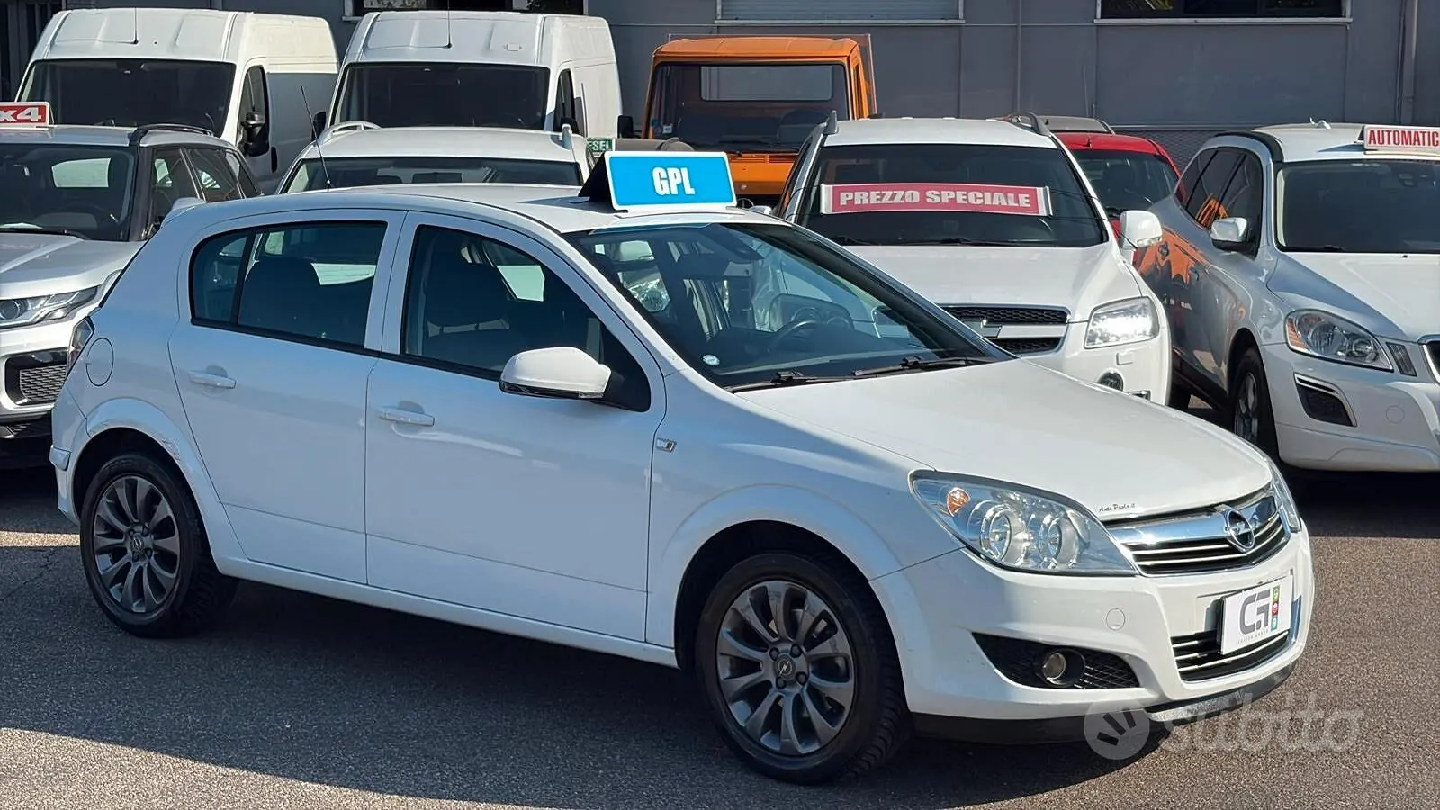 Opel Astra 2010 photo 3