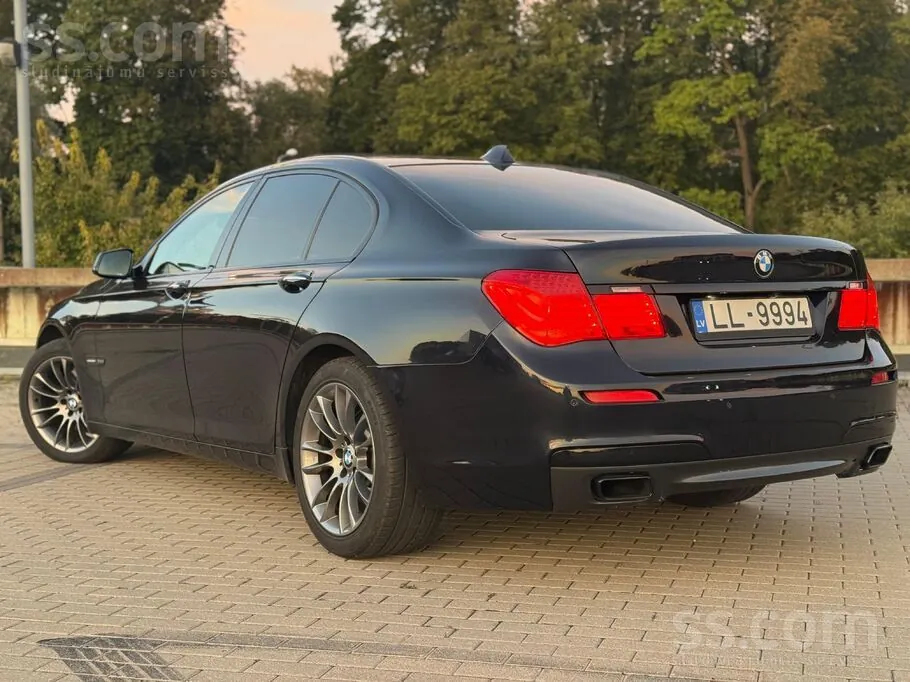 BMW 740 2010 photo 4