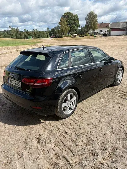 Audi A3 2017 photo 2