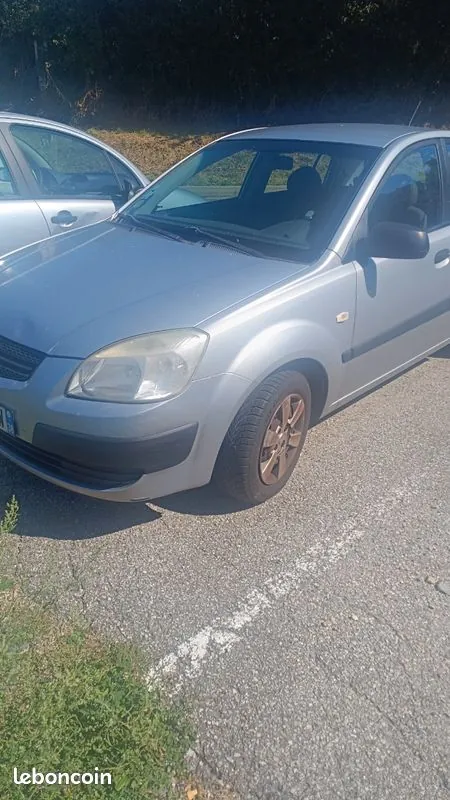 Kia Rio 2006 photo 3