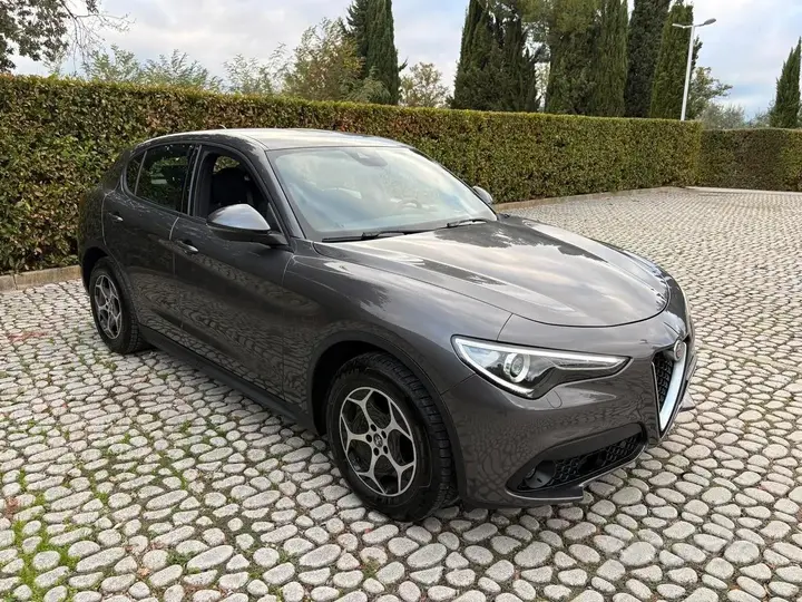 Alfa Romeo Stelvio 2023 photo 5