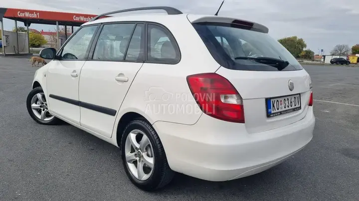 Skoda Fabia 2010 photo 3