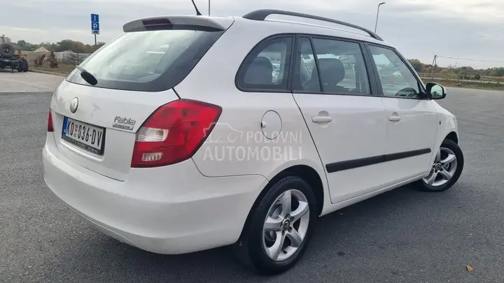 Skoda Fabia 2010 photo 4