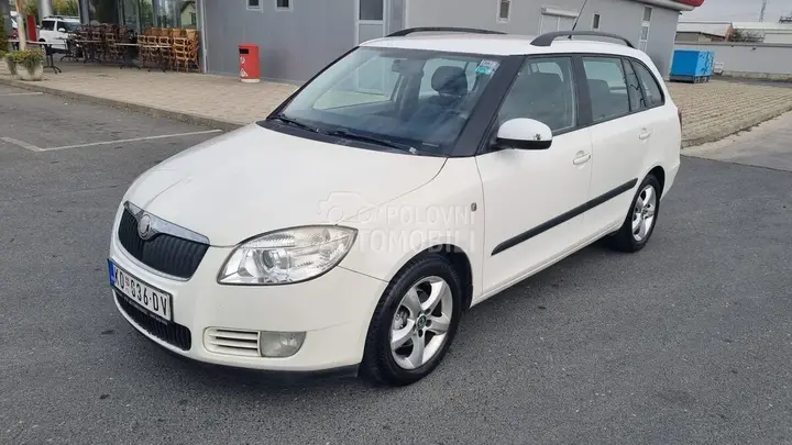 Skoda Fabia 2010 photo 5