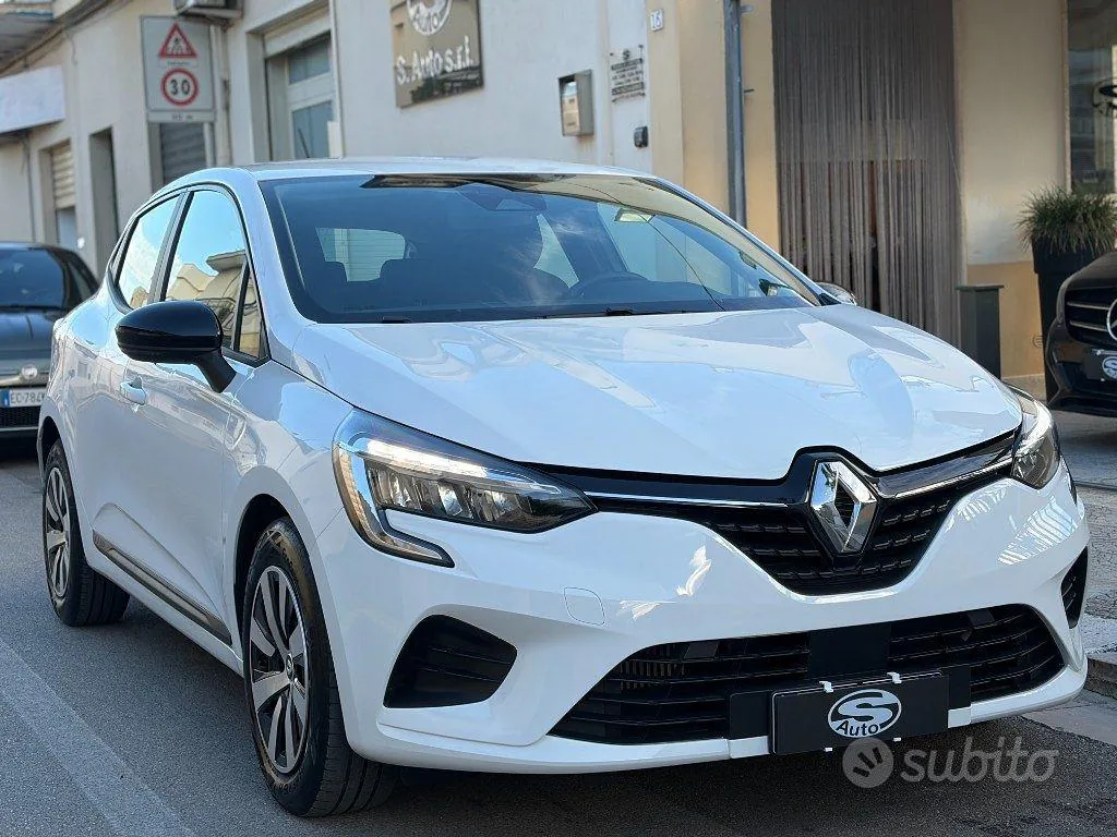Renault Clio 2023 photo 2