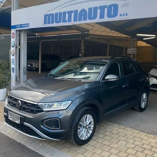 Volkswagen T-Roc 2022 photo 2