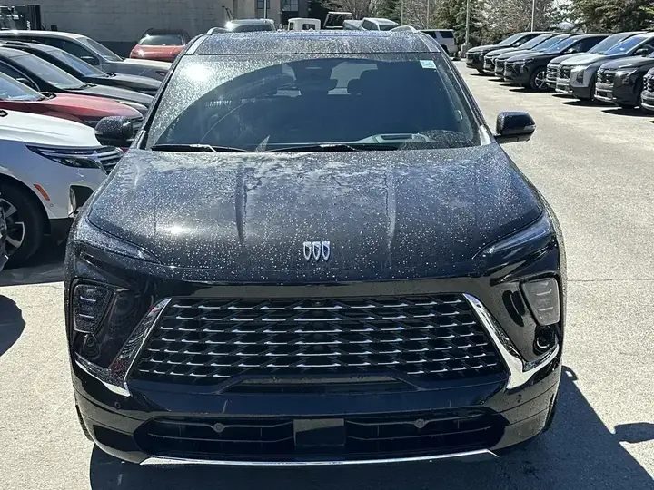 Buick Enclave 2026 photo 2