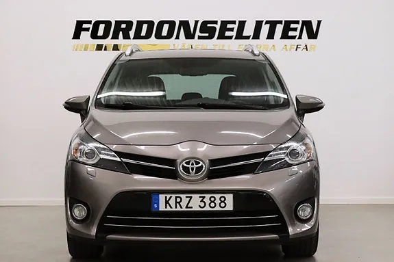Toyota Verso 2014 photo 2