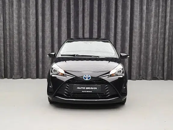 Toyota Yaris 2018 photo 2