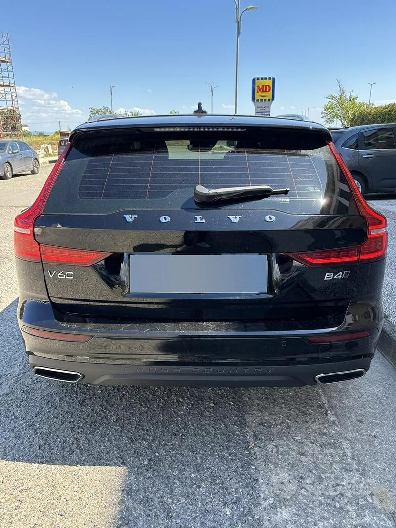Volvo V60 2021 photo 3