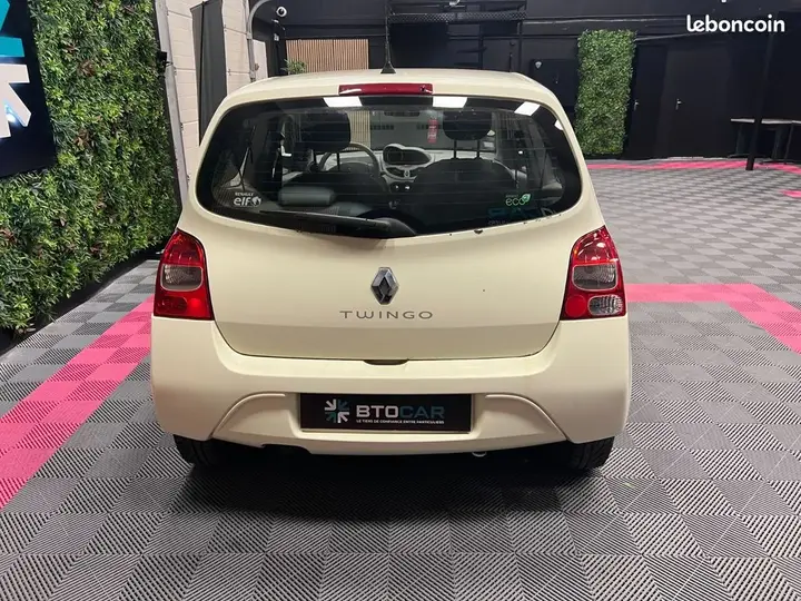 Renault Twingo 2010 photo 4