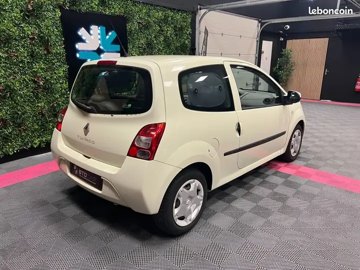 Renault Twingo 2010 photo 3