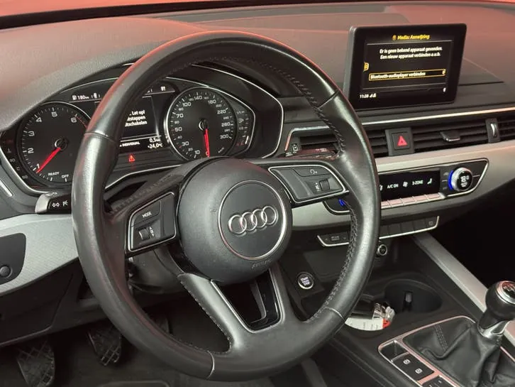 Audi A4 2017 photo 3