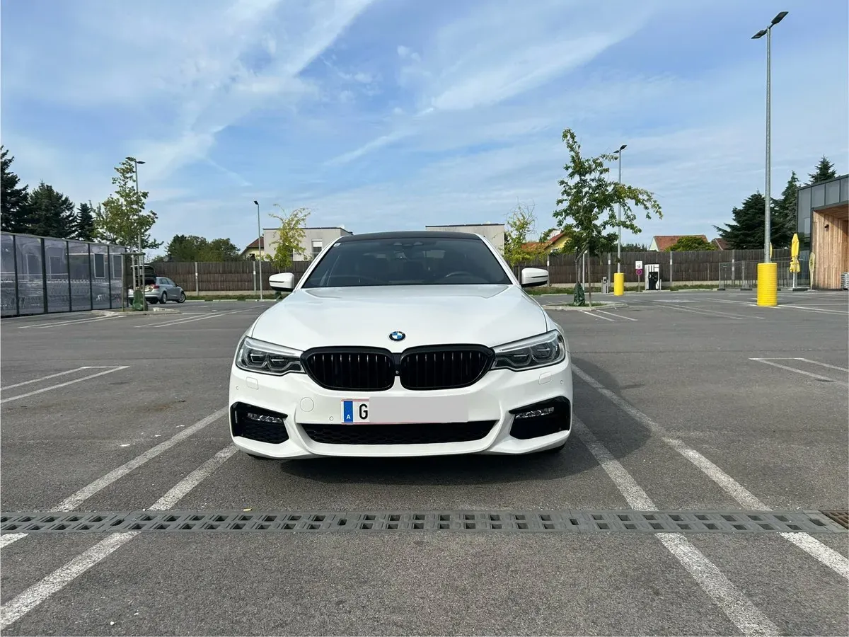 BMW 5 Series 2017 photo 2