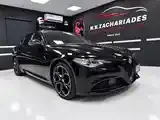 Alfa Romeo Giulia 2021 photo 2
