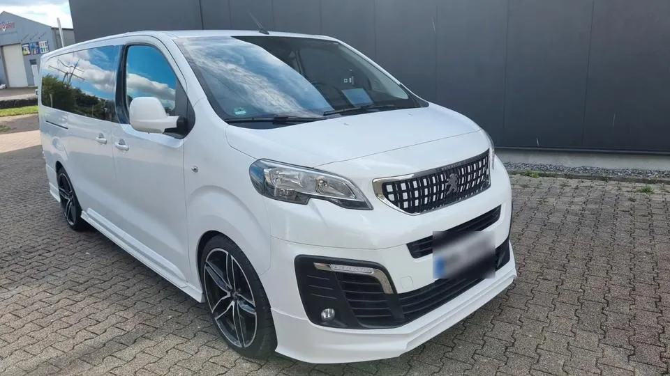 Peugeot Traveller
