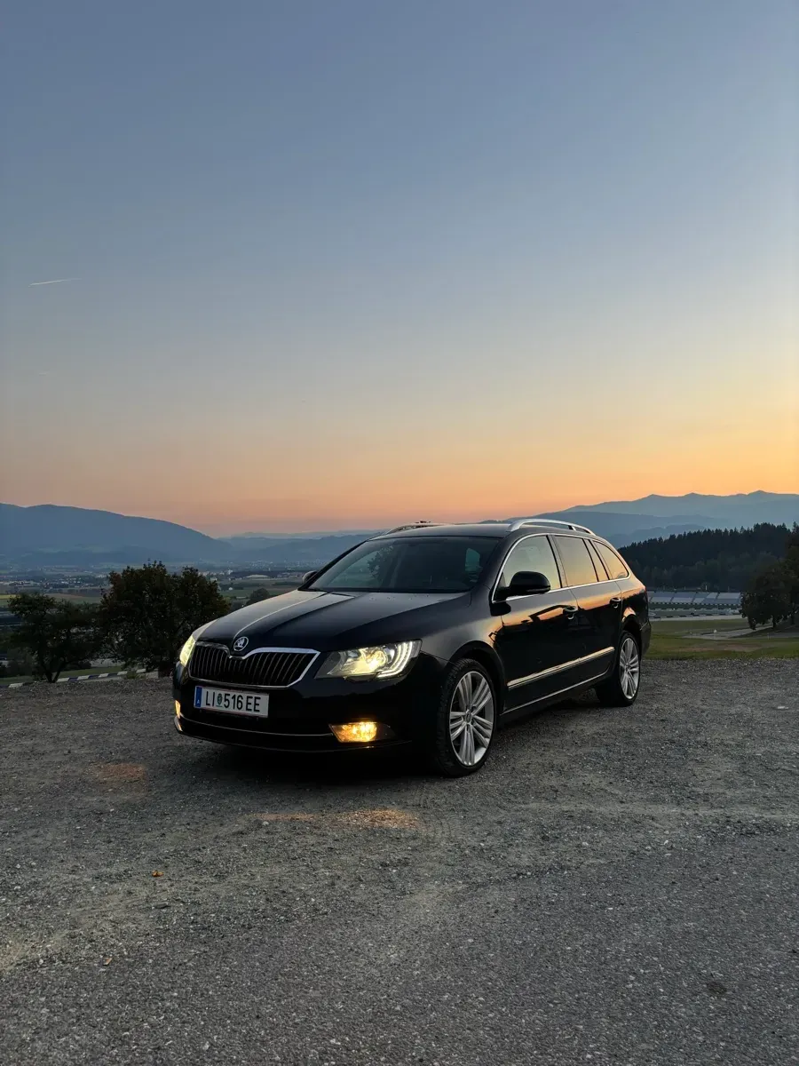 Skoda Superb 2014 photo 2