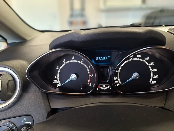 Ford Fiesta 2014 photo 5