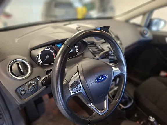 Ford Fiesta 2014 photo 4