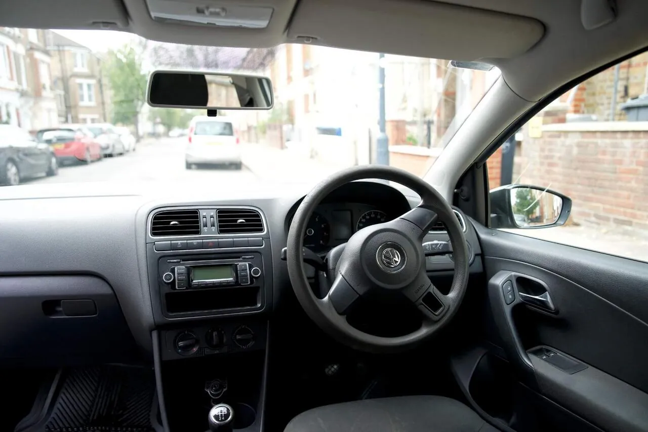 Volkswagen Polo 2011 photo 4