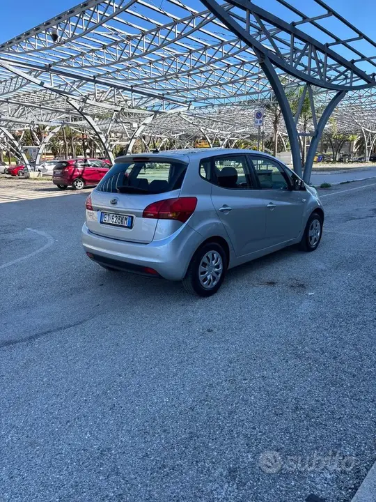 Kia Venga 2014 photo 4