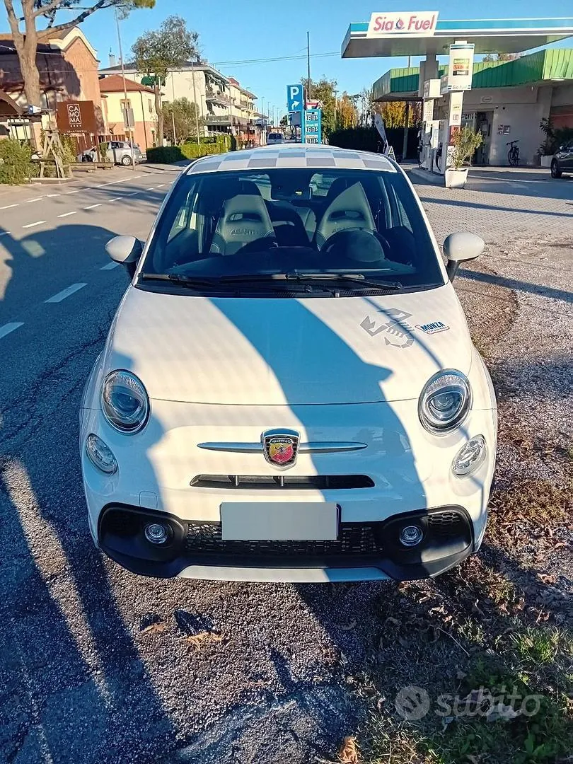 Abarth 695 2021 photo 4