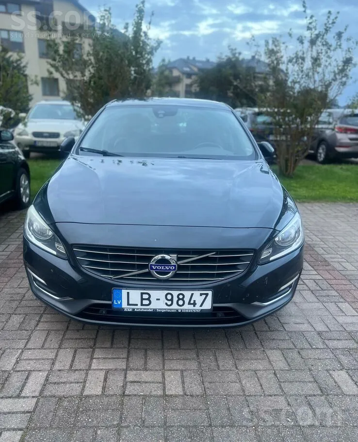 Volvo S60 2013 photo 2