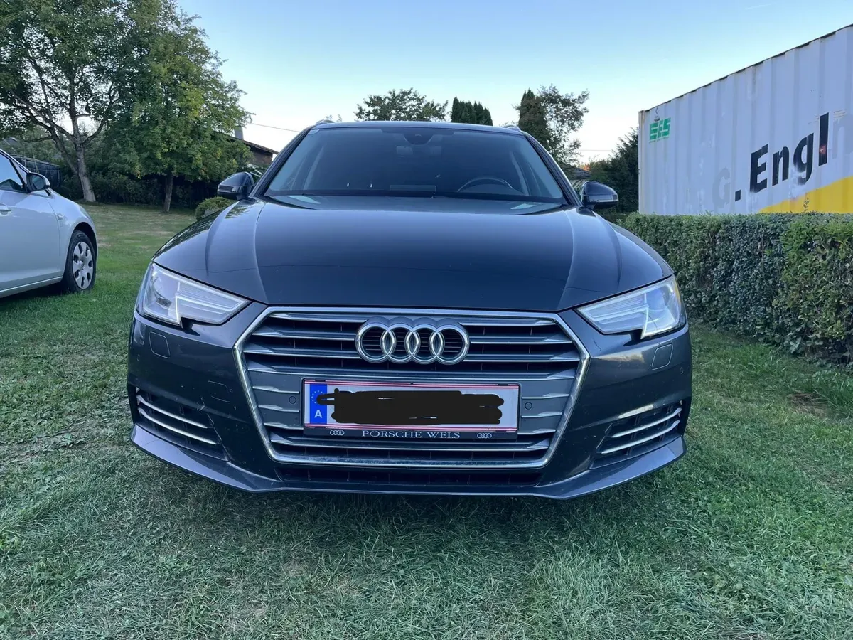 Audi A4 2018 photo 2