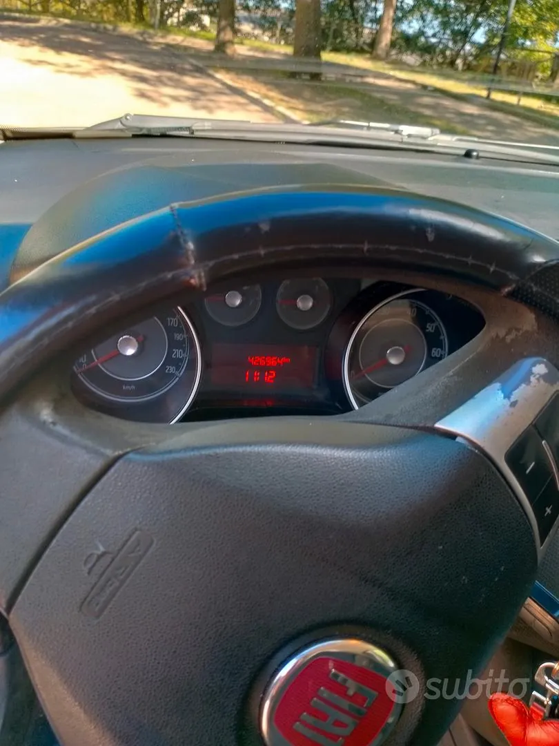 Fiat Punto 2013 photo 2