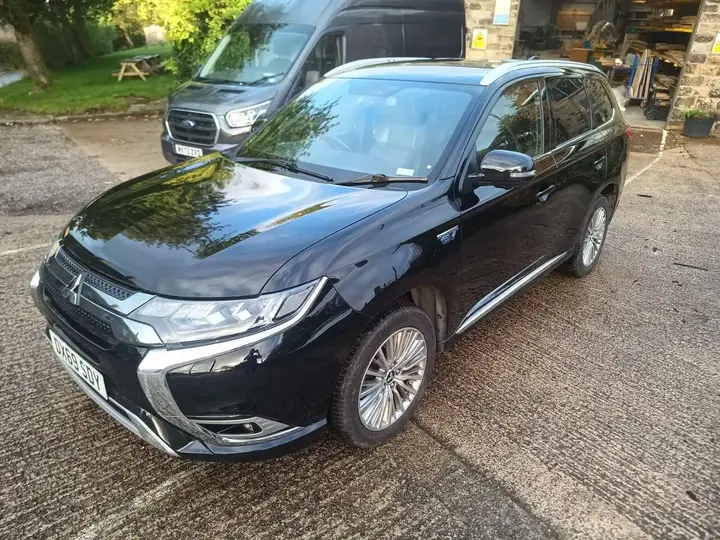 Mitsubishi Outlander 2019 photo 2
