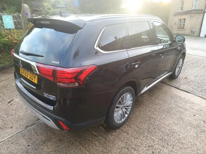 Mitsubishi Outlander 2019 photo 3