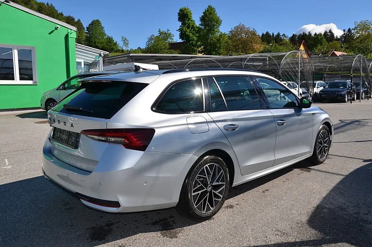 Skoda Octavia 2024 photo 3