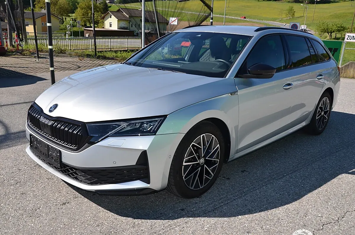 Skoda Octavia 2024 photo 2