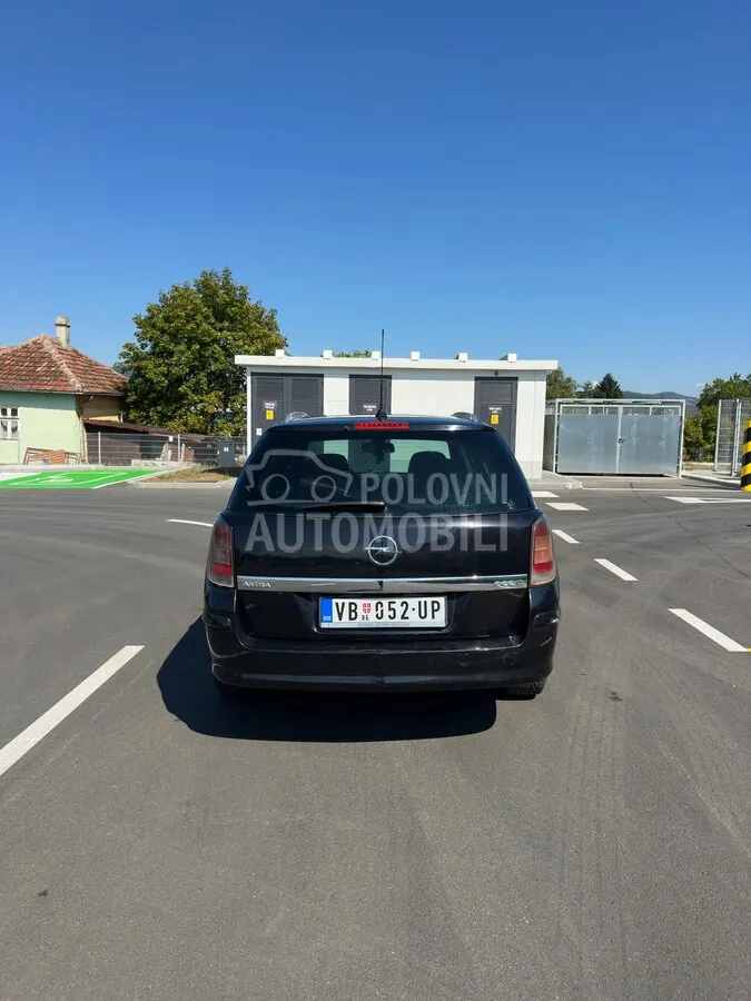 Opel Astra H 2010 photo 4