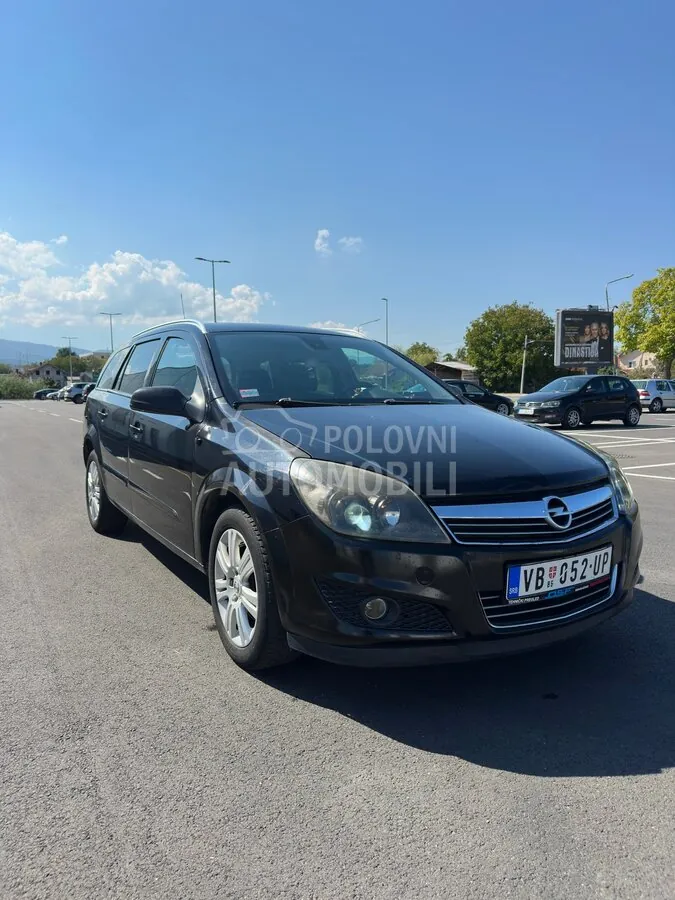 Opel Astra H 2010 photo 2