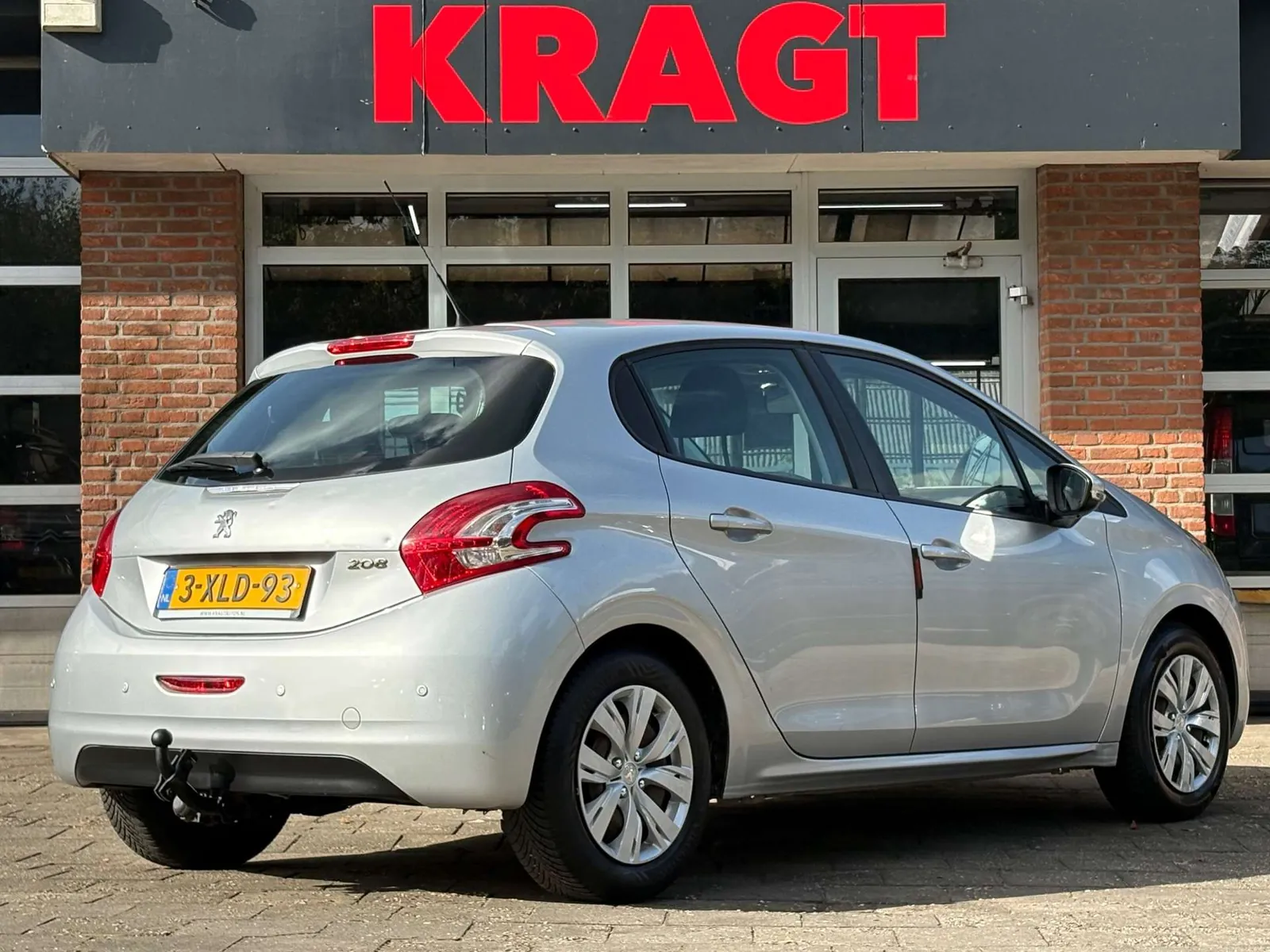 Peugeot 208 2014 photo 4