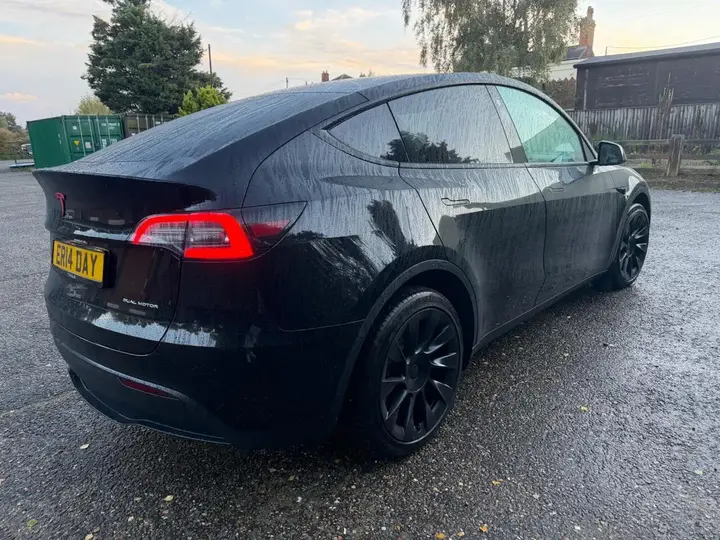 Tesla Model Y 2022 photo 5