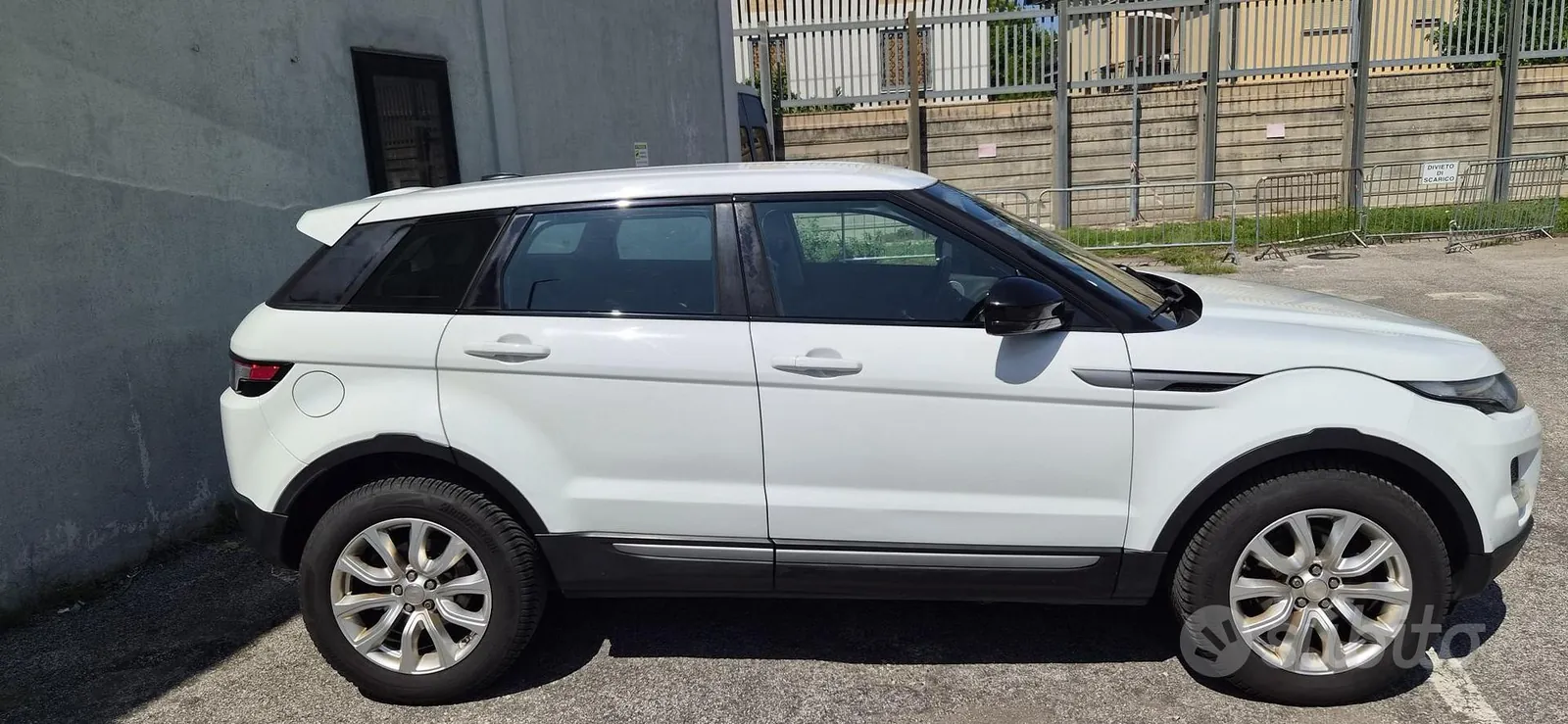 Land Rover Evoque 2014 photo 4