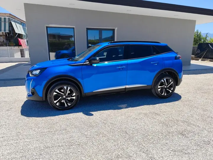 Peugeot 2008 2022 photo 3
