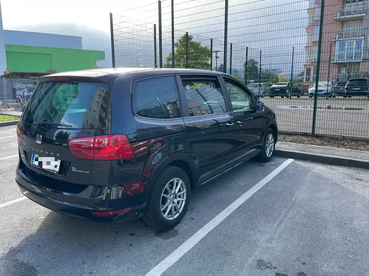 Seat Alhambra 2011 photo 2