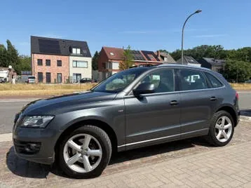 Audi Q5 2010 photo 2